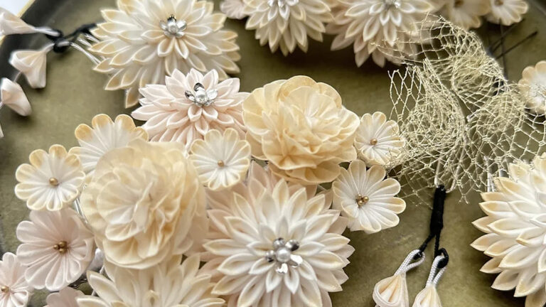 つまみ細工とは｜つまみ細工｜すずまち